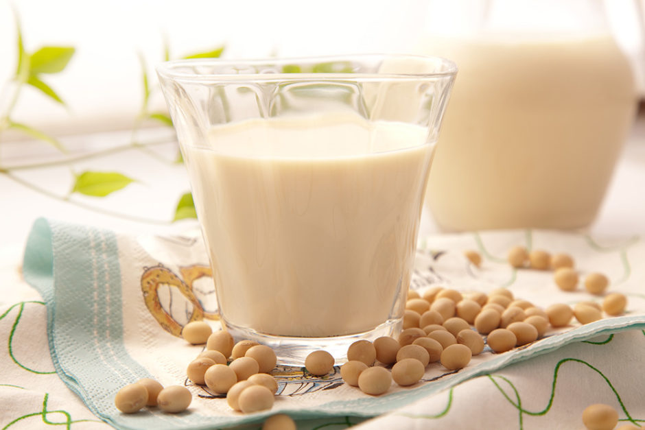 薄毛対策には豆乳が効果的 気になる大豆イソフラボンのパワーと効能を説明